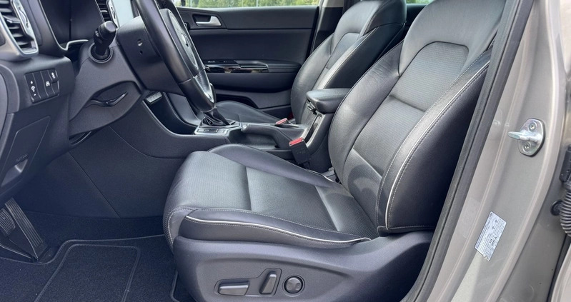 Kia Sportage cena 68900 przebieg: 133000, rok produkcji 2016 z Myślenice małe 529